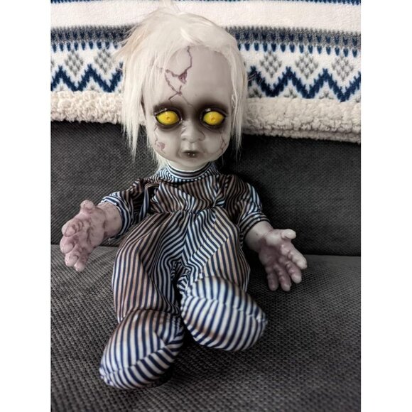 Other - 🆕11inch Halloween Creepy Doll Crying Baby Haunted House with Battery Operated
